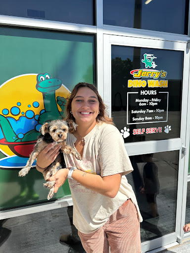 Dino's Pet Wash - Image 1