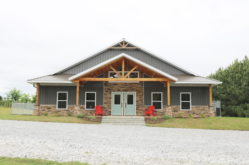 Bark Avenue Pet Lodge - Image 1