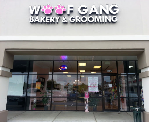 Woof Gang Bakery & Grooming Alexandria - Image 1